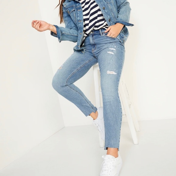 ✨Old Navy Mid-Rise Rockstar Super Skinny Ripped Cut-Off Jeans, Size 4 - Picture 3 of 4